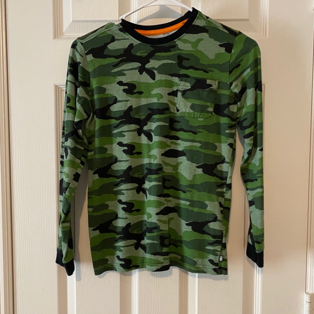 Long sleeve shirts